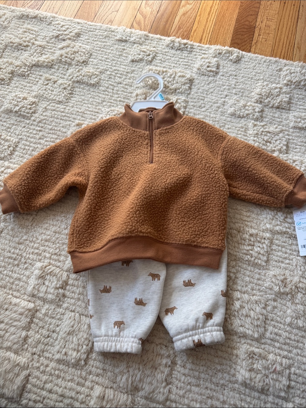 Carter’s Matching Fleece and Bear Joggers Set (6 months)